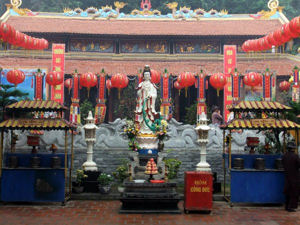4902227 Long Tien Pagoda 0 640x480 - HALONG BAY SHORE EXCURSIONS