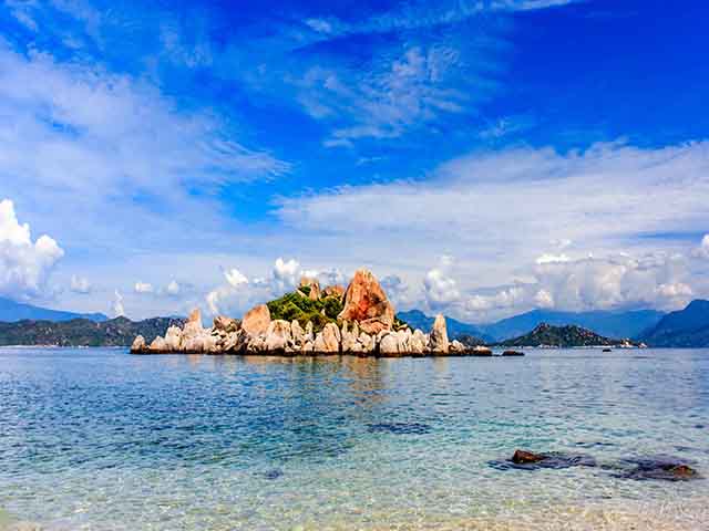 binh ba island - Nha Trang Highlights & Travel Guide