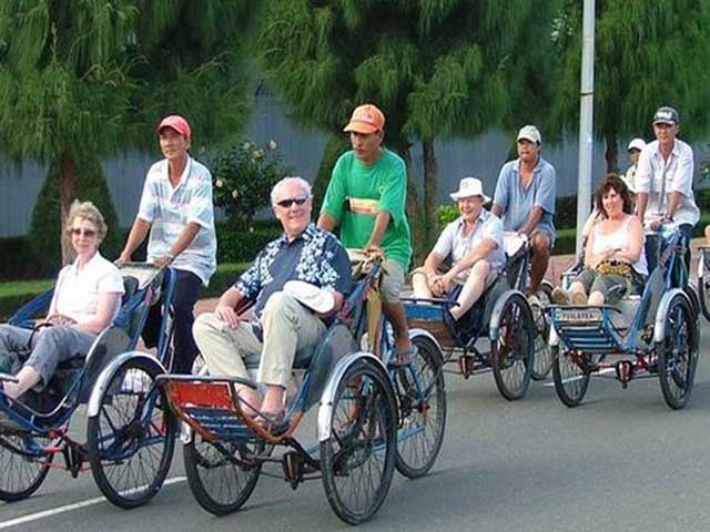hanoi trishaw - TOP 5 Hanoi Shore Excursions