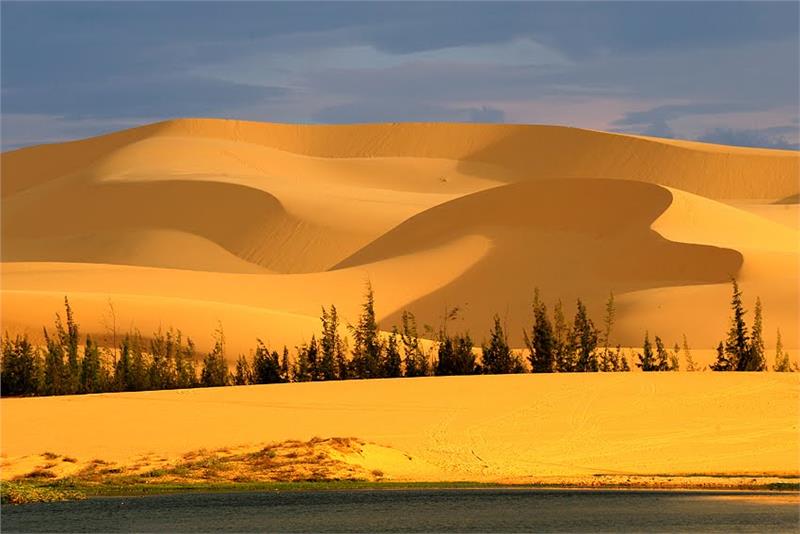 sand dunes in mui ne - Vietnam Highlights & Travel Guide