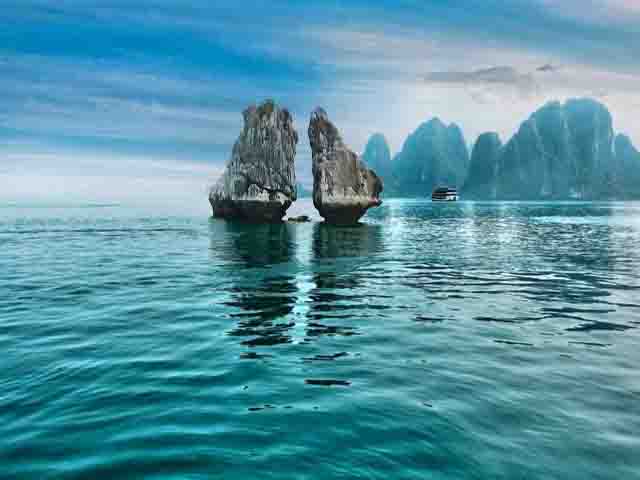 trong mai islet - Halong Bay Highlights & Travel Guide