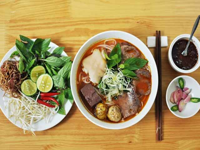 vietnamese noodles - Hue Highlights & Travel Guide
